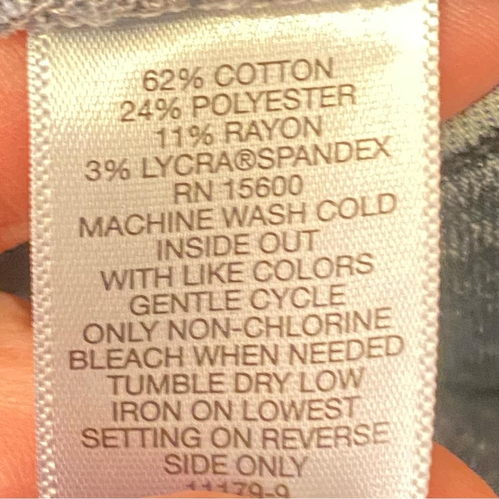 Liz Claiborne Petite Jeans Classic Slim Leg Mid Rise Medium Wash Size 10PS - Picture 5 of 5